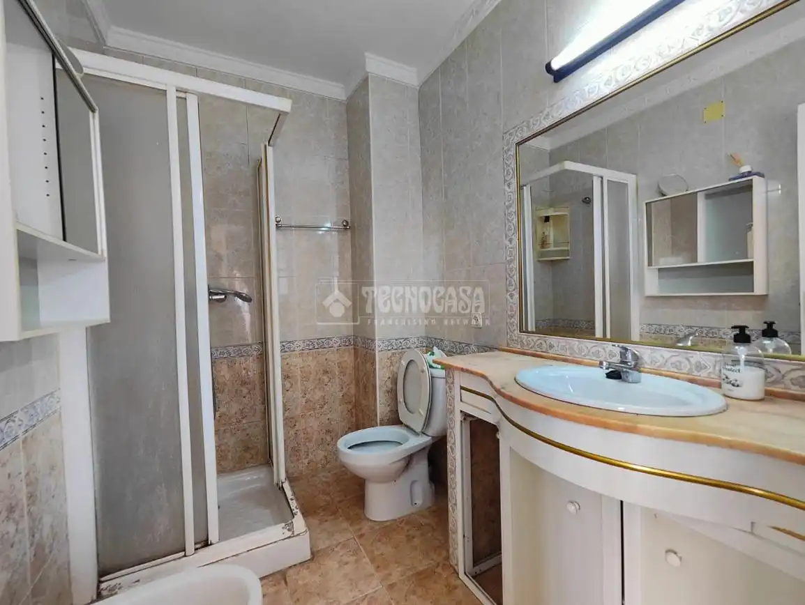 Bany de Casa o xalet en venda en Los Palacios y Villafranca amb Aire condicionat