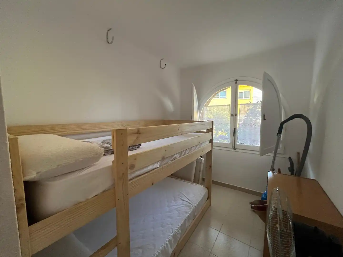 Habitación de Apartamento de alquiler en Castell d'Aro, Platja d'Aro i s'Agaró con Aire acondicionado, Jardín privado y Terraza