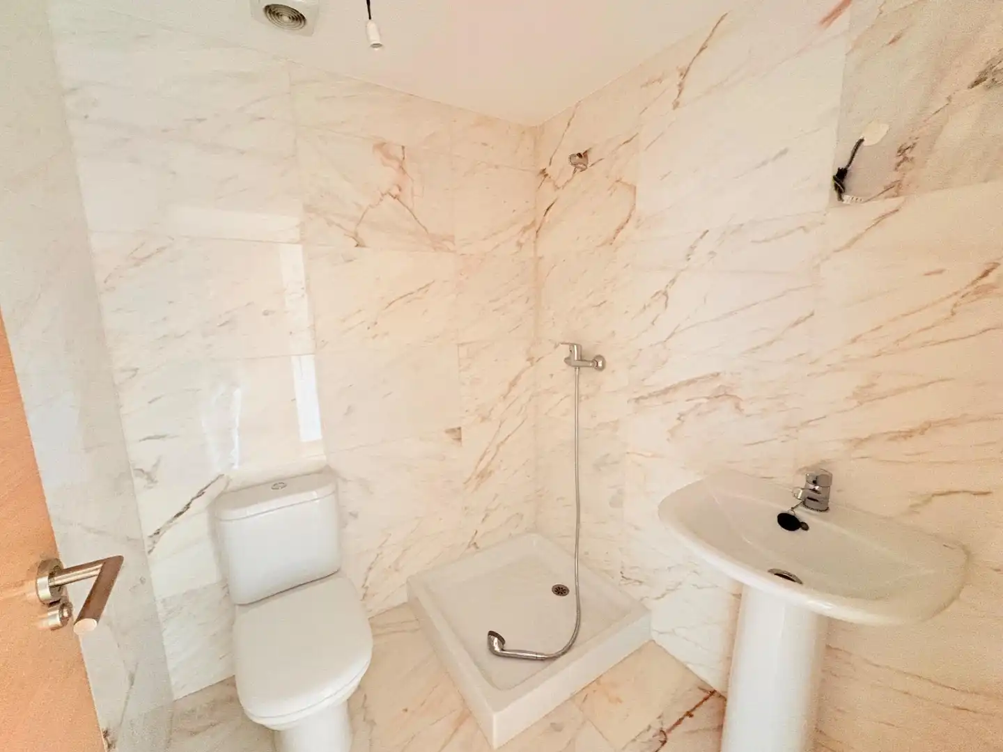 Baño de Piso en venta en Ponferrada con Aire acondicionado, Trastero y Alarma