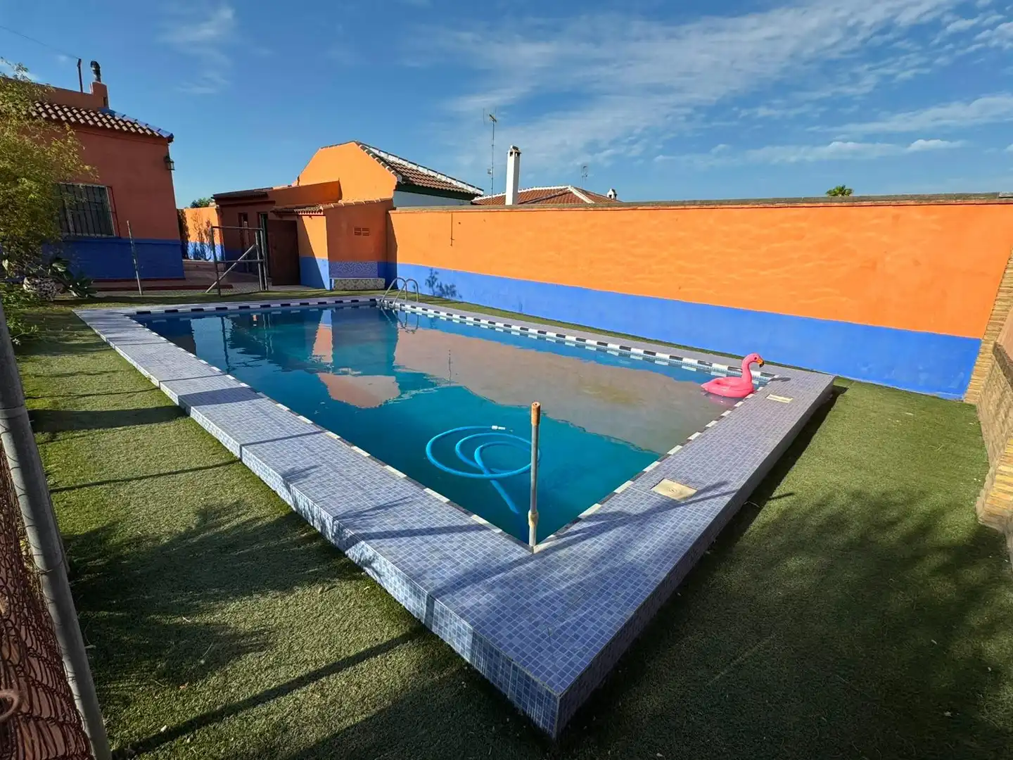 Casa amb piscina en venda a Pilas, imagen 2