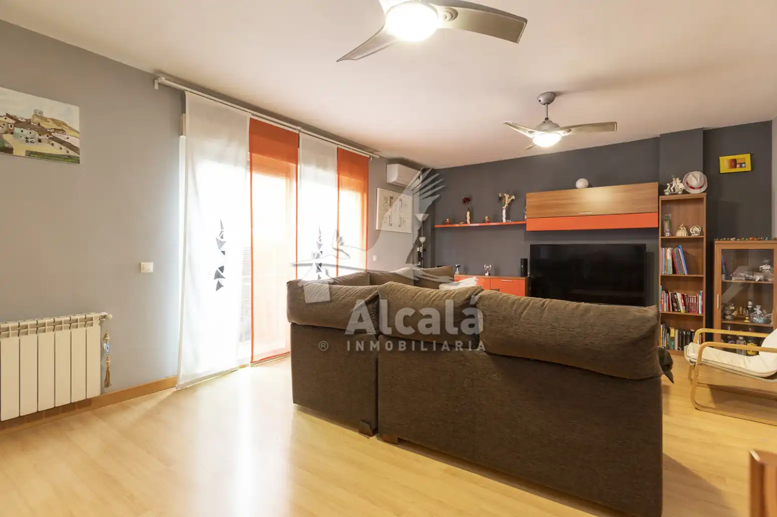 Sala de estar de Casa adosada en venta en Valdeavero con Aire acondicionado, Calefacción y Jardín privado