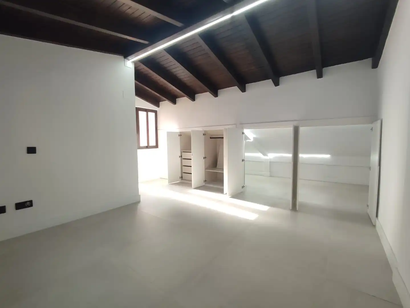 Dachboden zum Verkauf in Estepona mit Terrasse und Schwimmbad