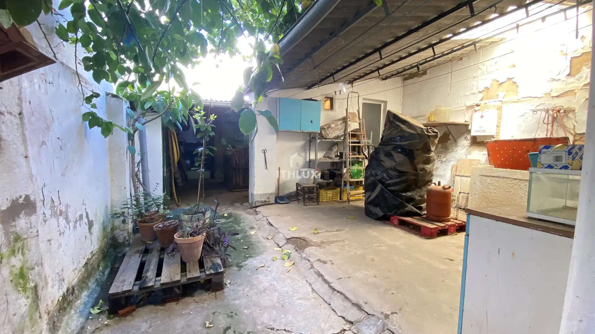 Casa adosada en venda en Don Benito amb Traster