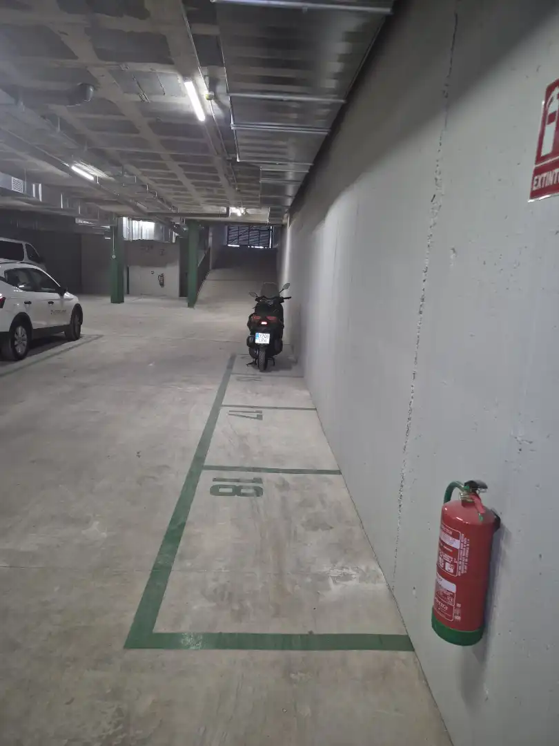 Parking with lift for sale in Carrer de Calassanç Duran 26, imagen 7
