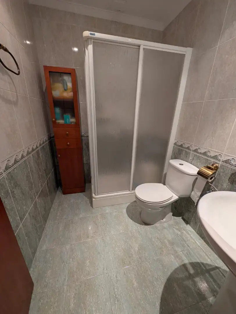Baño de Piso en venta en Lucena con Aire acondicionado, Calefacción y Terraza