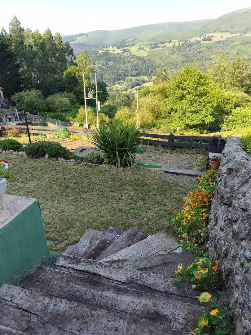 Casa adosada en venta en Luena  con Calefacción y Jardín privado