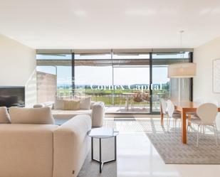 Sala d'estar de Dúplex de lloguer en Gualta amb Aire condicionat, Calefacció i Jardí privat