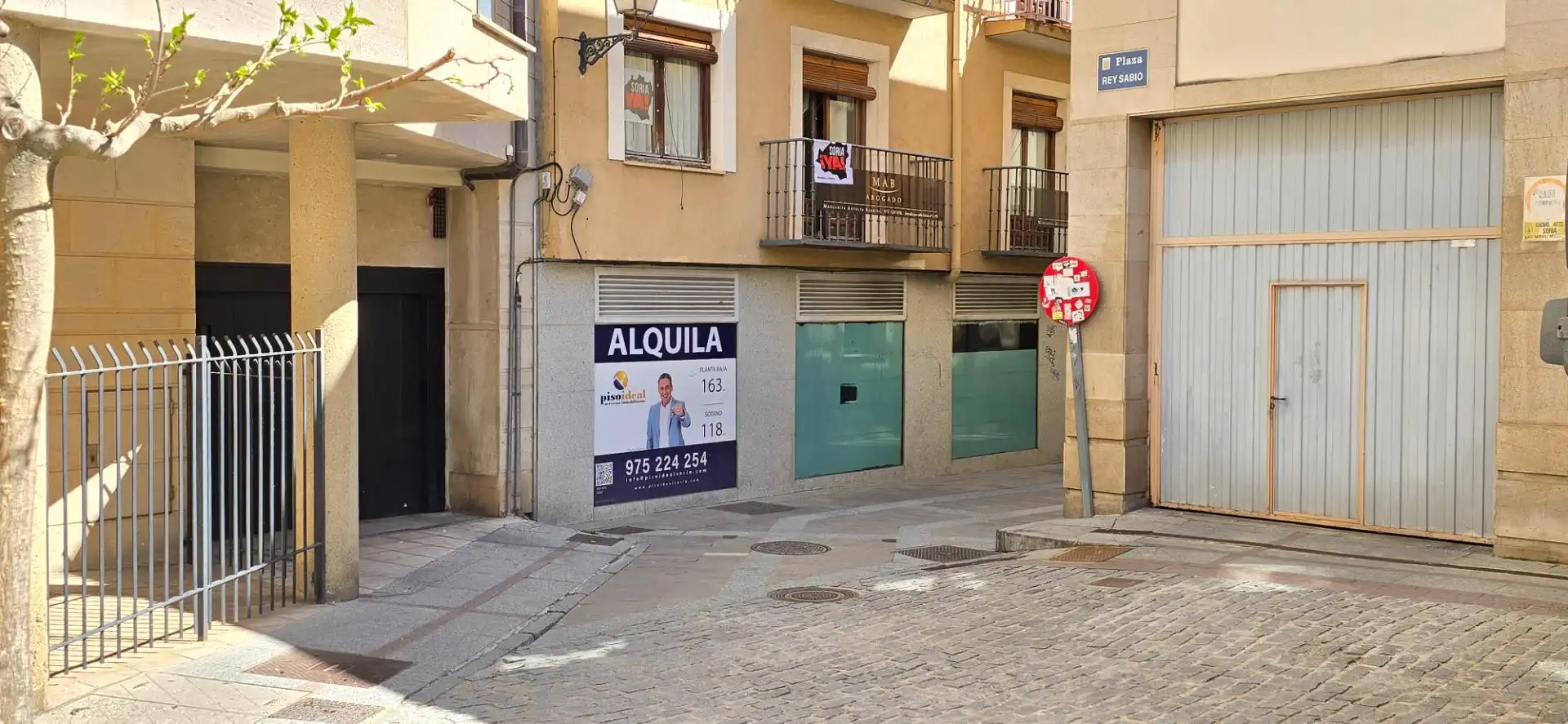 Vista exterior de Local de alquiler en Soria Capital 