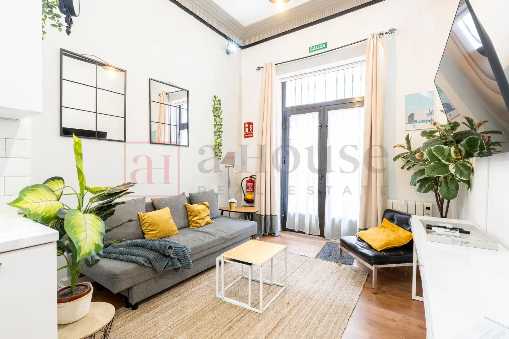 Sala d'estar de Dúplex en venda en Madrid amb Aire condicionat, Calefacció i Moblat
