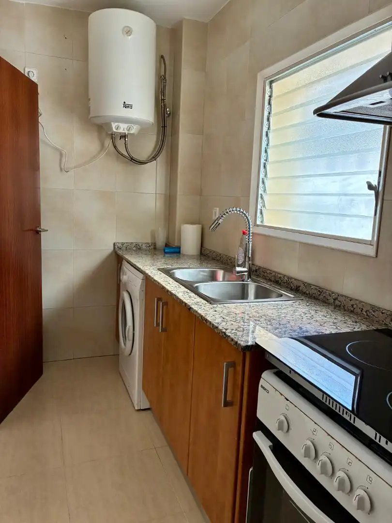 Cocina de Apartamento de alquiler en Calafell con Jardín privado, Amueblado y Horno