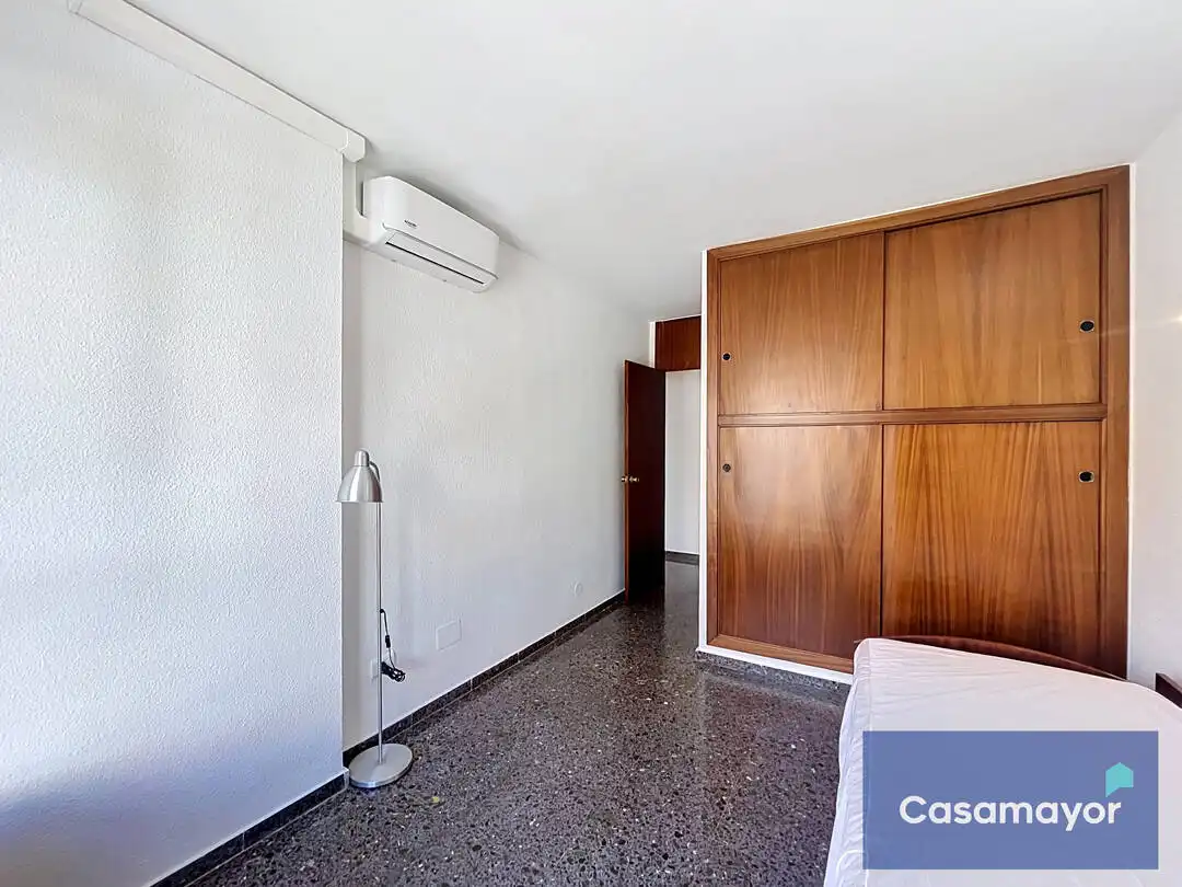 Habitación de Ático de alquiler en Alicante / Alacant con Aire acondicionado, Terraza y Balcón