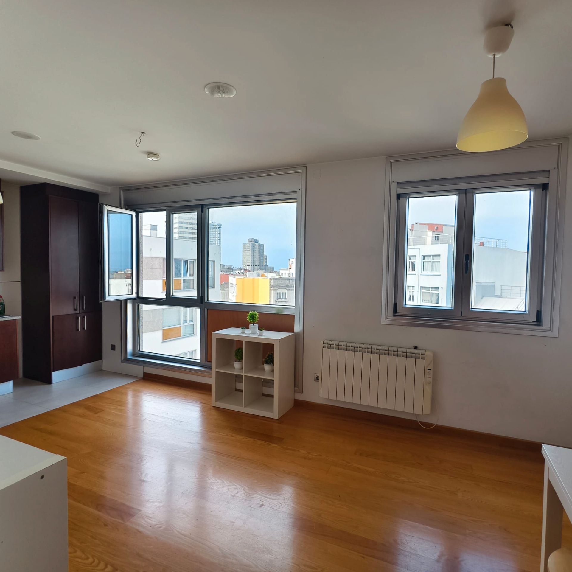 Living room of Apartment for sale in A Coruña Capital   with Heating, Parquet flooring and Storage room