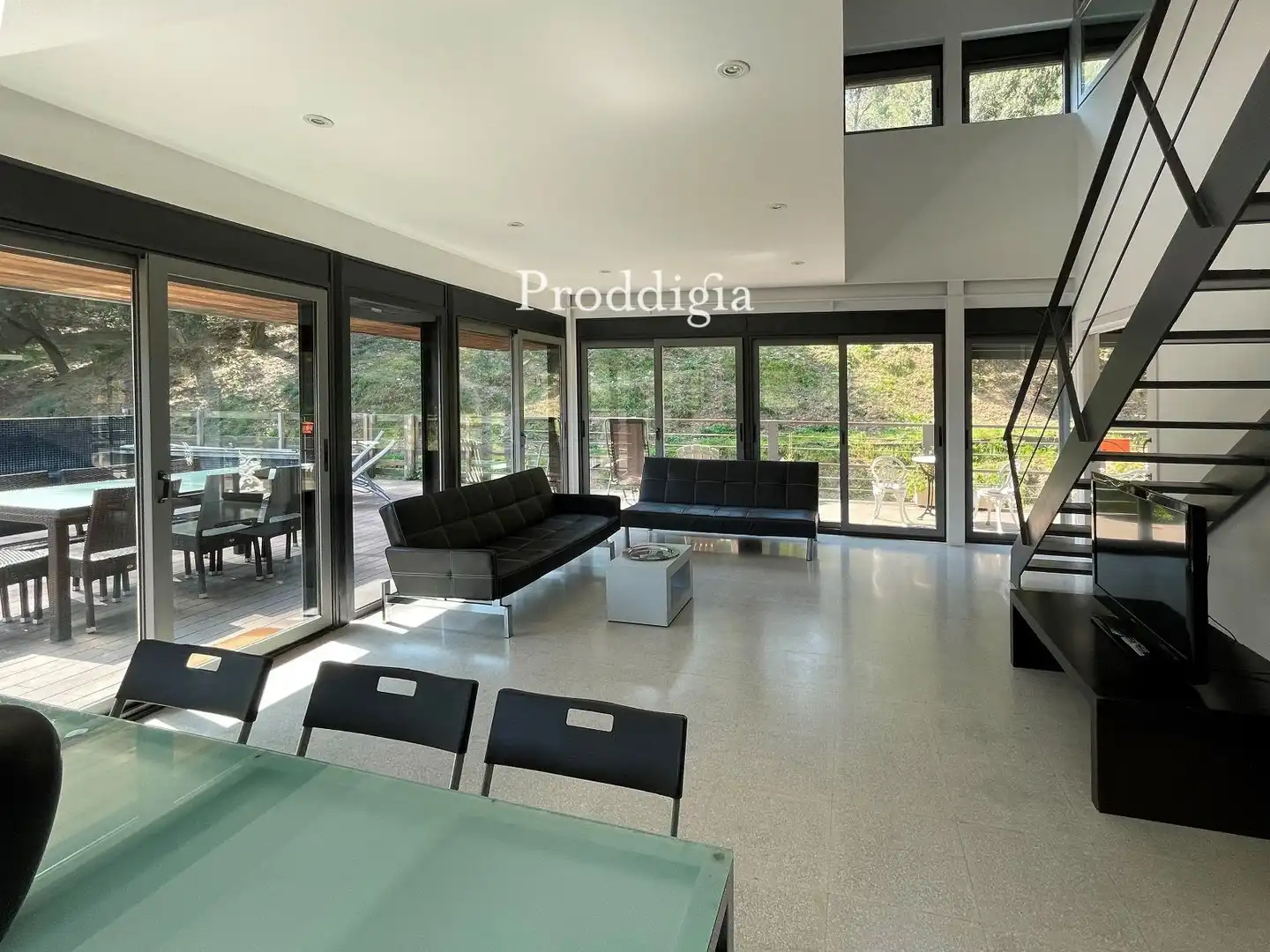 Sala d'estar de Edifici en venda en Sant Cugat del Vallès
