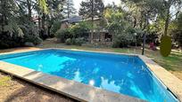 Piscina de Casa o xalet en venda en Torrelodones amb Terrassa i Piscina