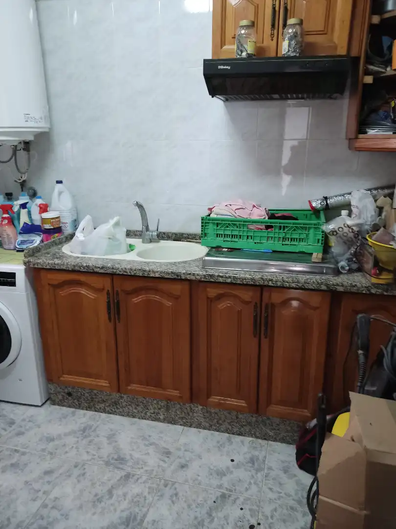 Küche von Einfamilien-Reihenhaus zum Verkauf in Barbate mit Klimaanlage, Heizung und Terrasse