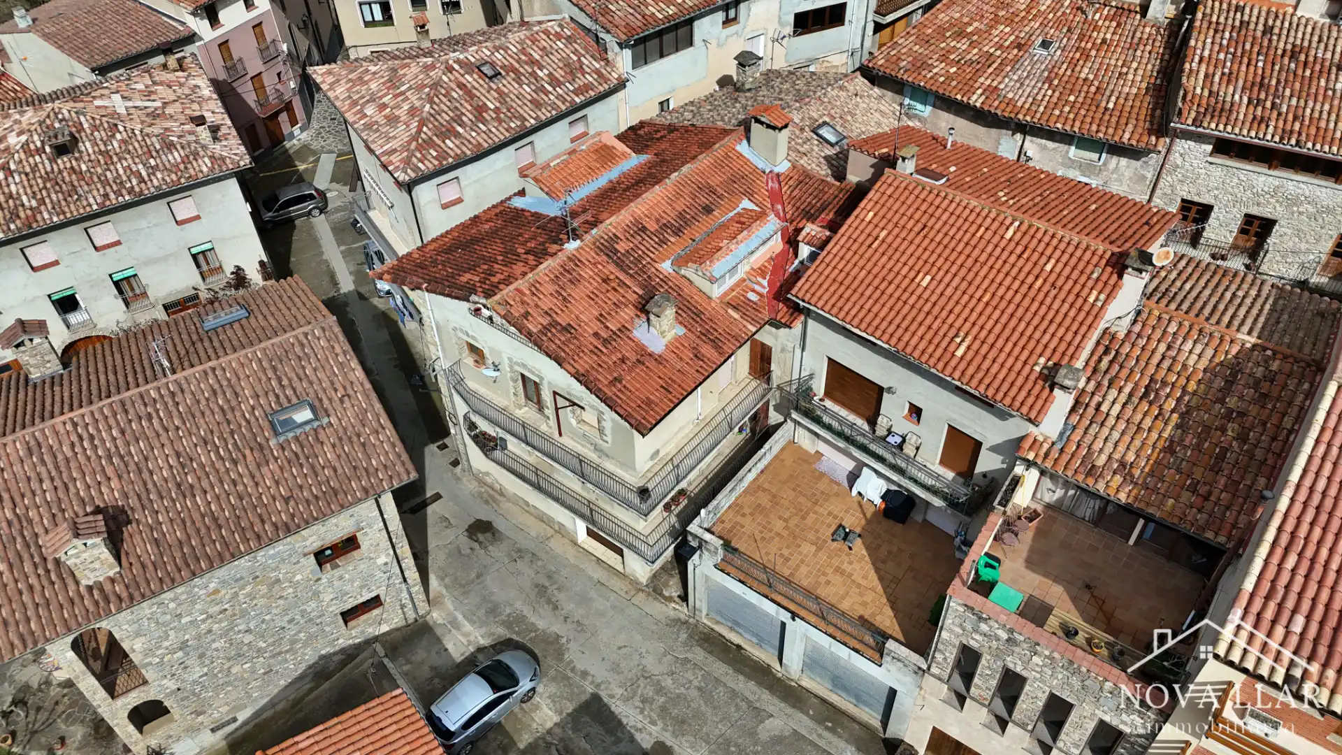 Vista exterior de Casa adosada en venda en Gombrèn amb Calefacció, Parquet i Forn