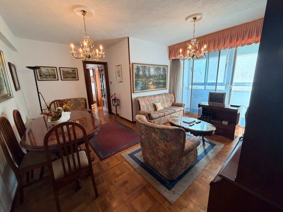 Sala de estar de Piso en venta en Torrelavega  con Parquet, Amueblado y Horno