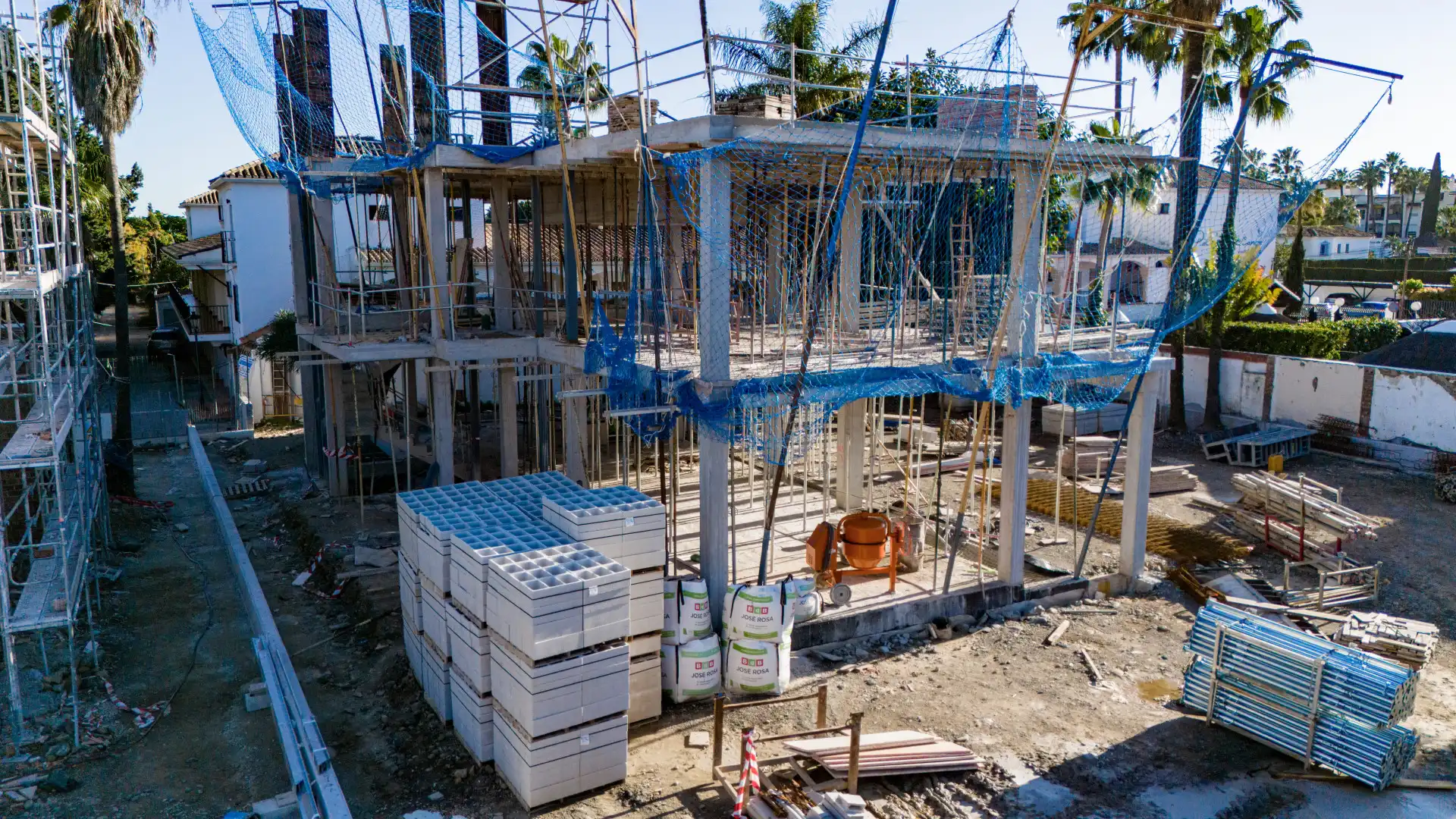 Außenansicht von Haus oder Chalet zum Verkauf in Marbella mit Klimaanlage, Heizung und Privatgarten