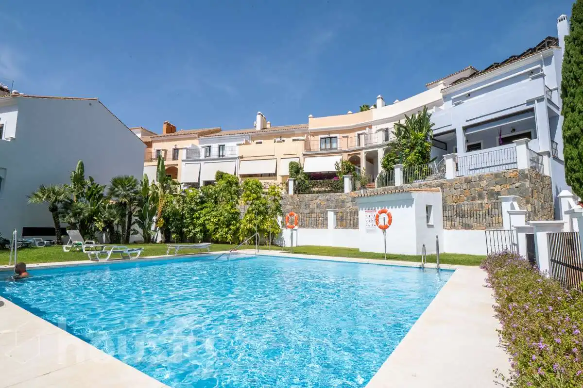 Exterior view of Houses for sale in Estepona  with Air Conditioner, Heating and Private garden