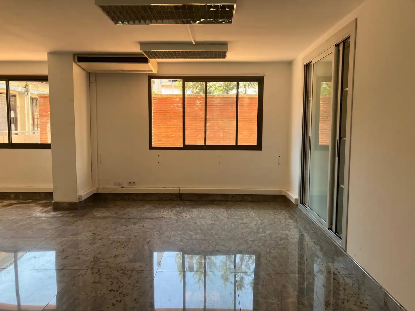 Büro zum Verkauf in Plaça Escultor Josep Clarà 7, imagen 6