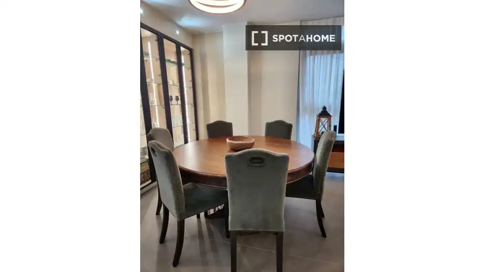 Dining room of Flat for share in Madrid  with Air Conditioner, Heating and Furnished