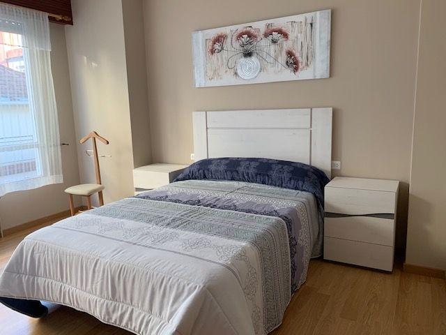 Dormitori de Pis de lloguer en Narón amb Calefacció, Parquet i Traster