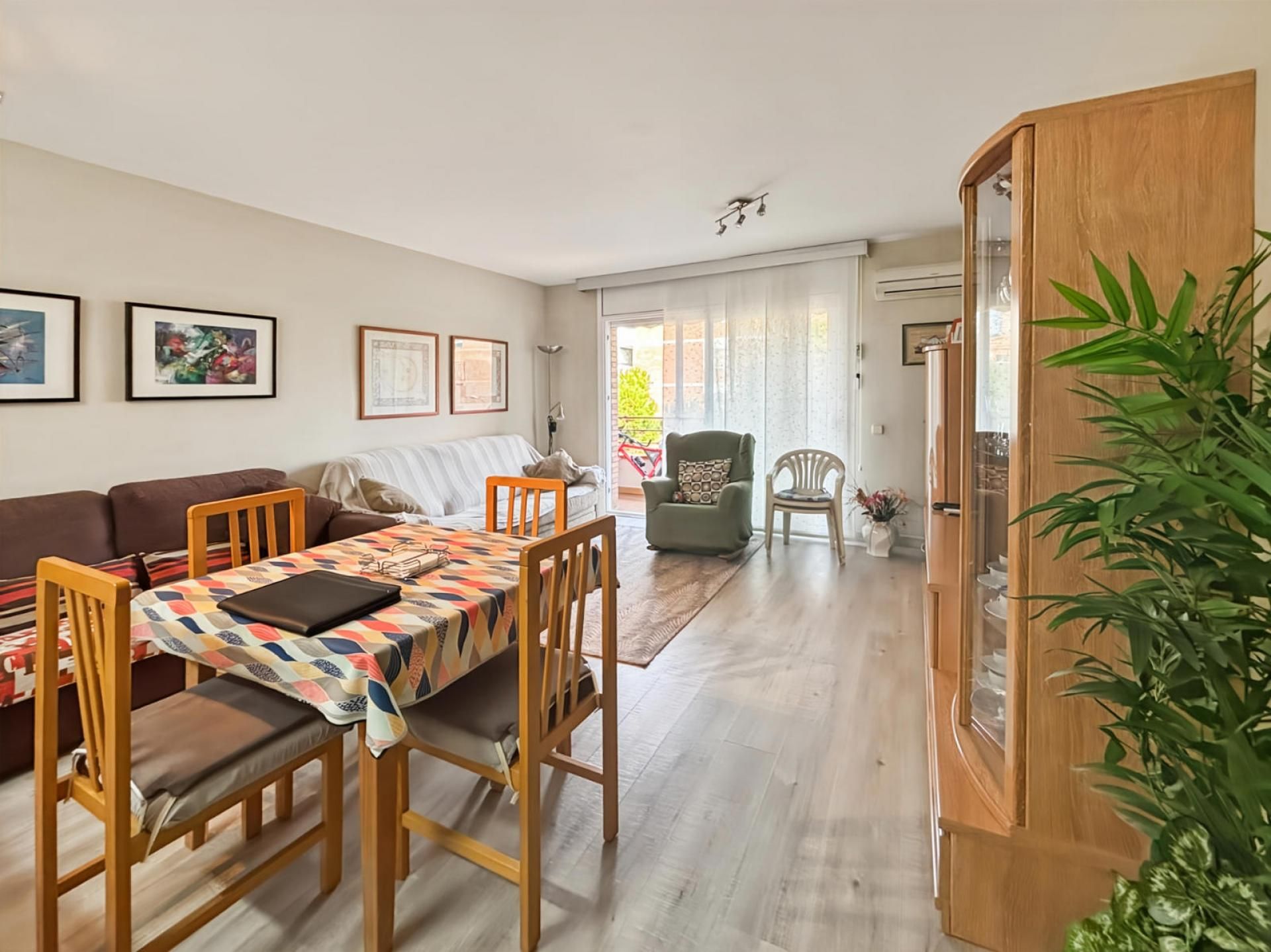 Living room of Flat for sale in Pineda de Mar  with Swimming Pool, Furnished and TV