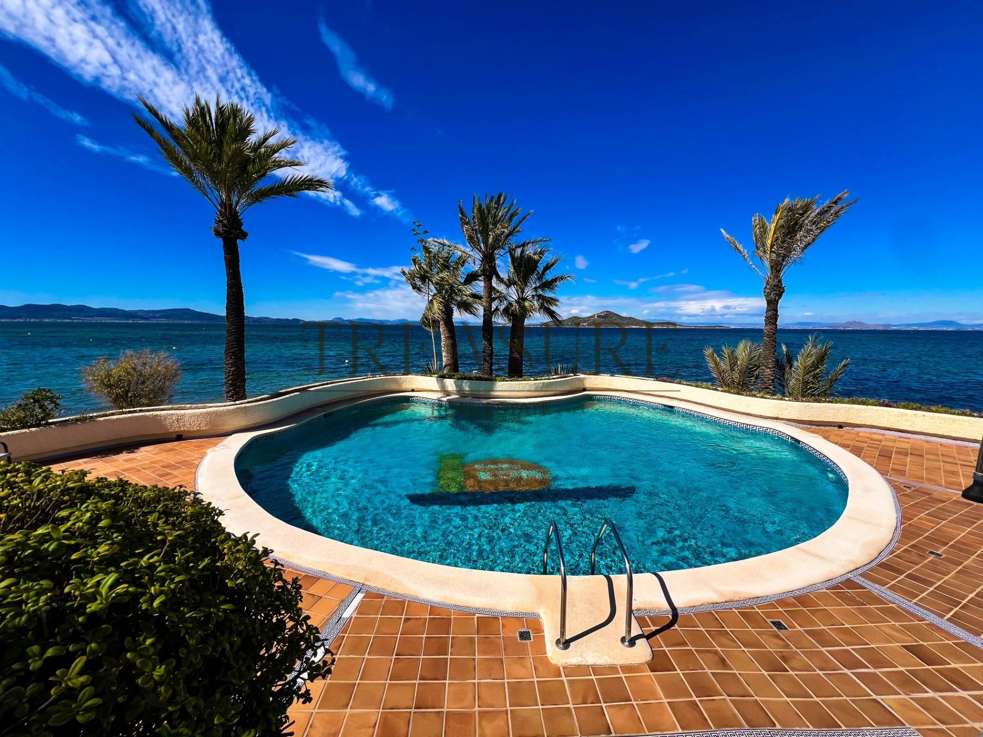 Piscina de Àtic en venda en La Manga del Mar Menor amb Calefacció, Jardí privat i Terrassa