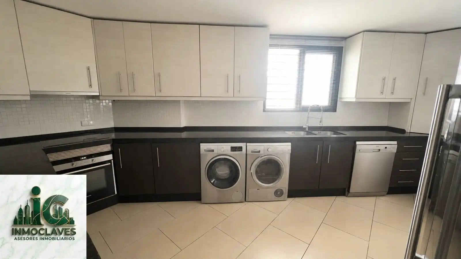 Kitchen of Detached homes for sale in Algeciras  with Air Conditioner, Heating and Private garden