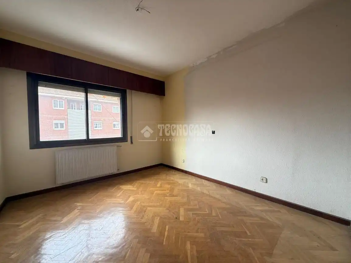 Dormitori de Pis en venda en Madrid amb Aire condicionat, Parquet i Terrassa