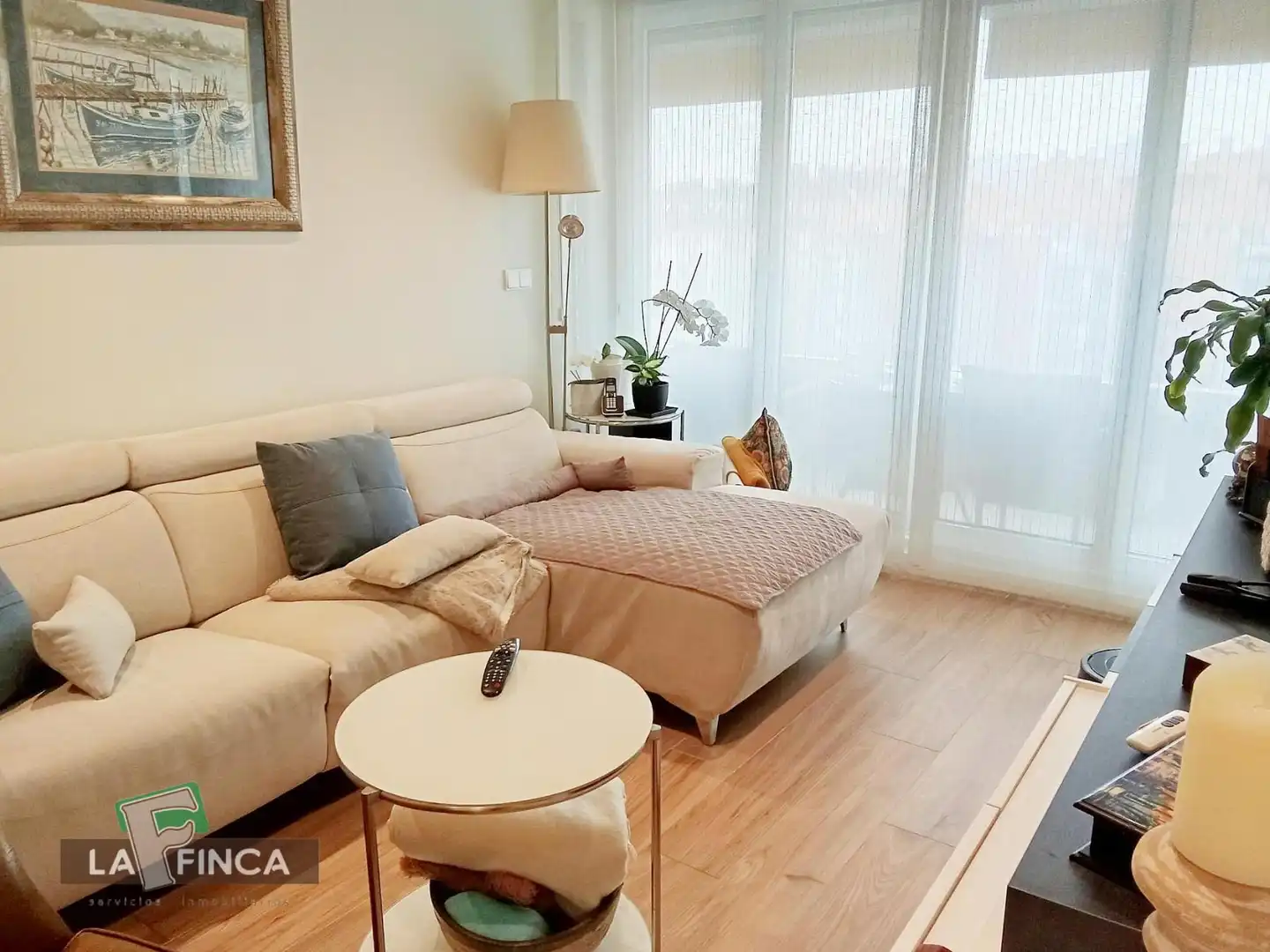 Wohnzimmer von Wohnung zum Verkauf in Oviedo  mit Heizung, Terrasse und Abstellraum