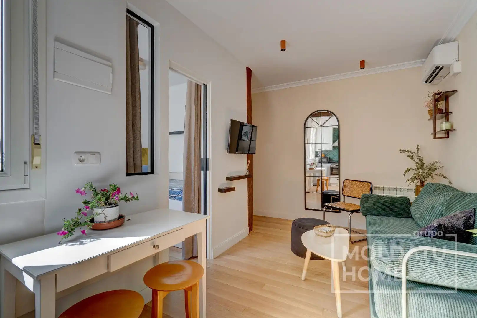 Living room of Flat for sale in Donostia - San Sebastián   with Air Conditioner and Heating