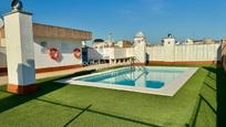 Swimming pool of Flat for sale in  Barcelona Capital  with Balcony and Community pool