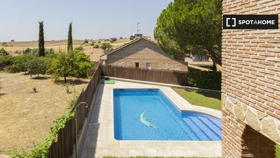 Habitación en Sevilla la Nueva