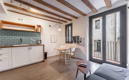 Exterior view of Flat for sale in  Barcelona Capital  with Air Conditioner and Balcony