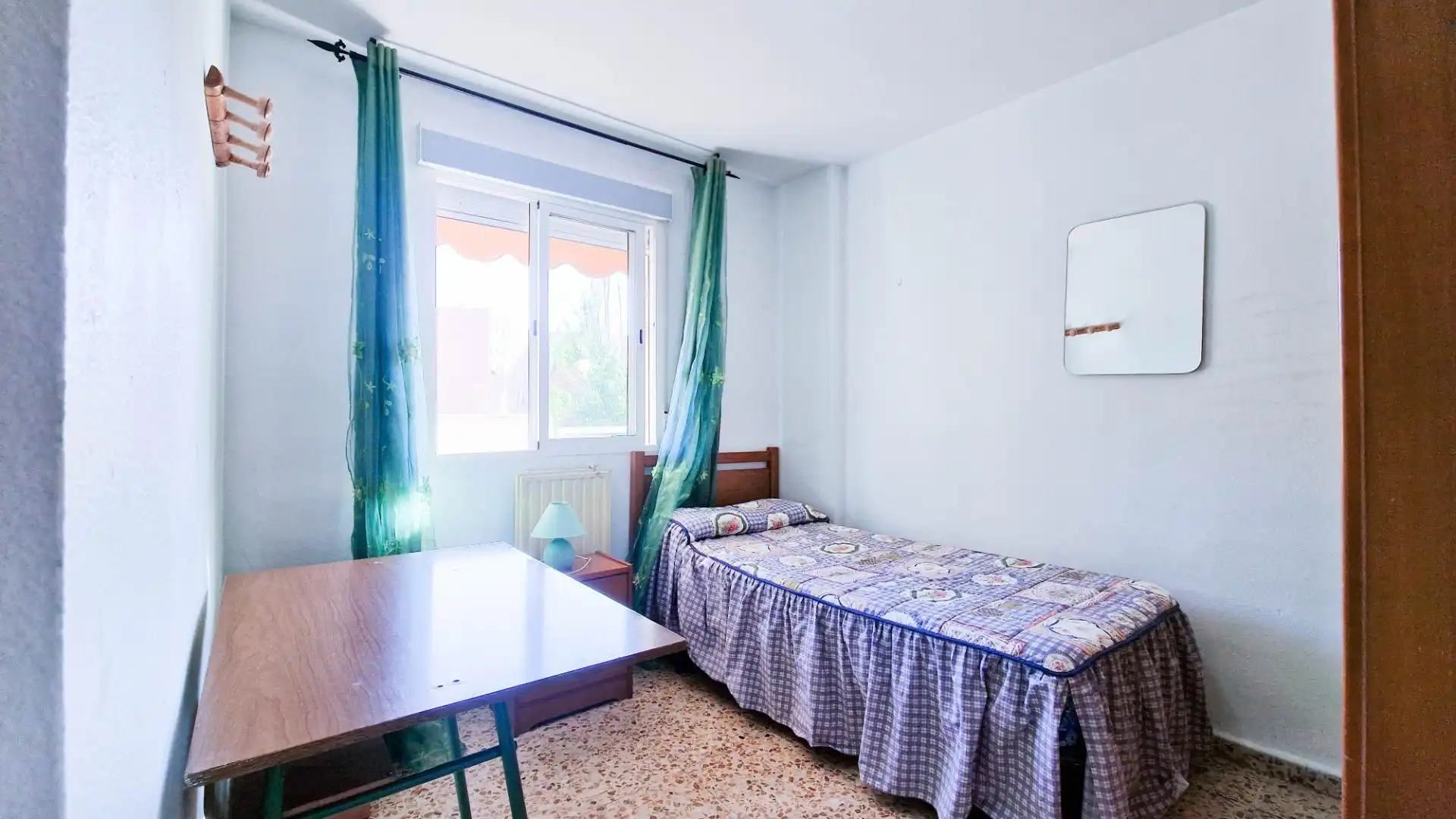 Schlafzimmer von Wohnung zur Miete in Badajoz mit Privatgarten, Möbliert und Balkon