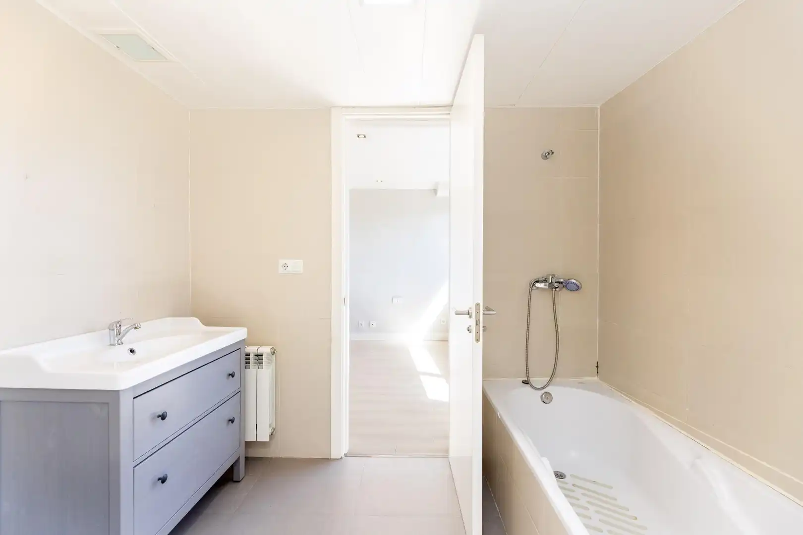 Baño de Ático en venta en Madrid con Aire acondicionado, Calefacción y Terraza