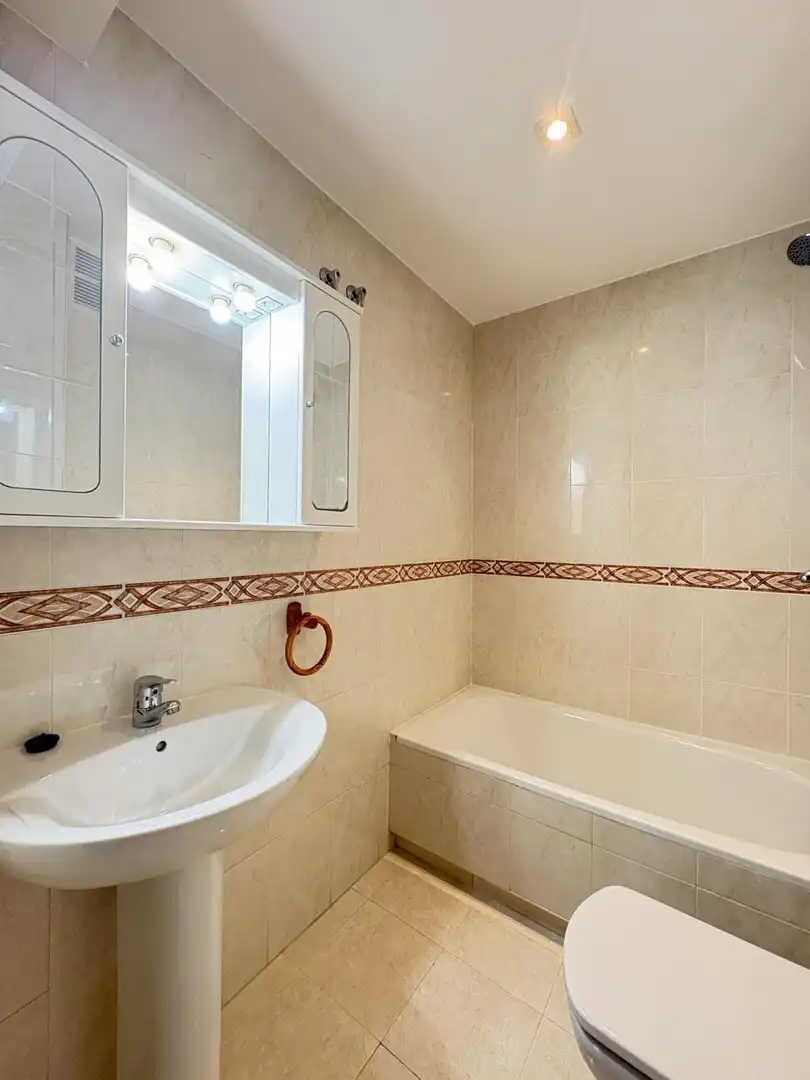 Bathroom of Flat for rent in Alcobendas  with Heating and Terrace