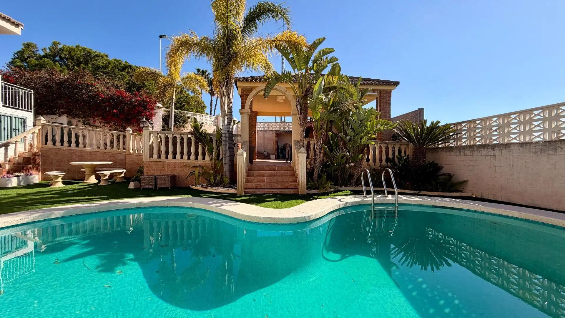 Swimming pool of Houses for sale in Elche / Elx  with Air Conditioner, Heating and Terrace