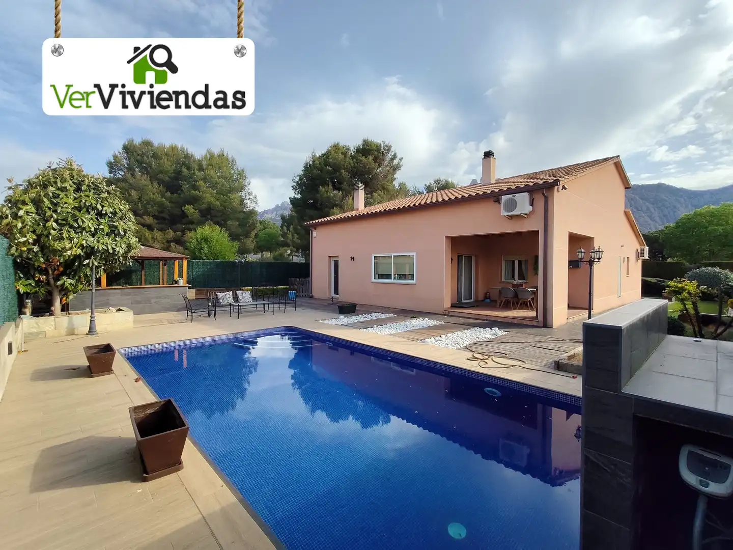 Vista exterior de Casa o chalet en venta en Collbató con Aire acondicionado, Calefacción y Jardín privado