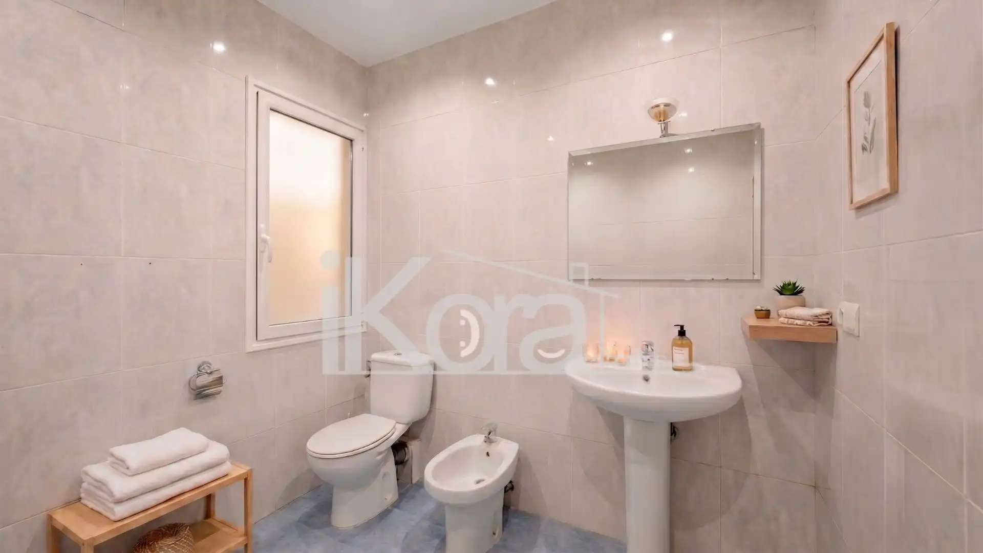 Bathroom of Flat for sale in Donostia - San Sebastián   with Heating, Storage room and Oven
