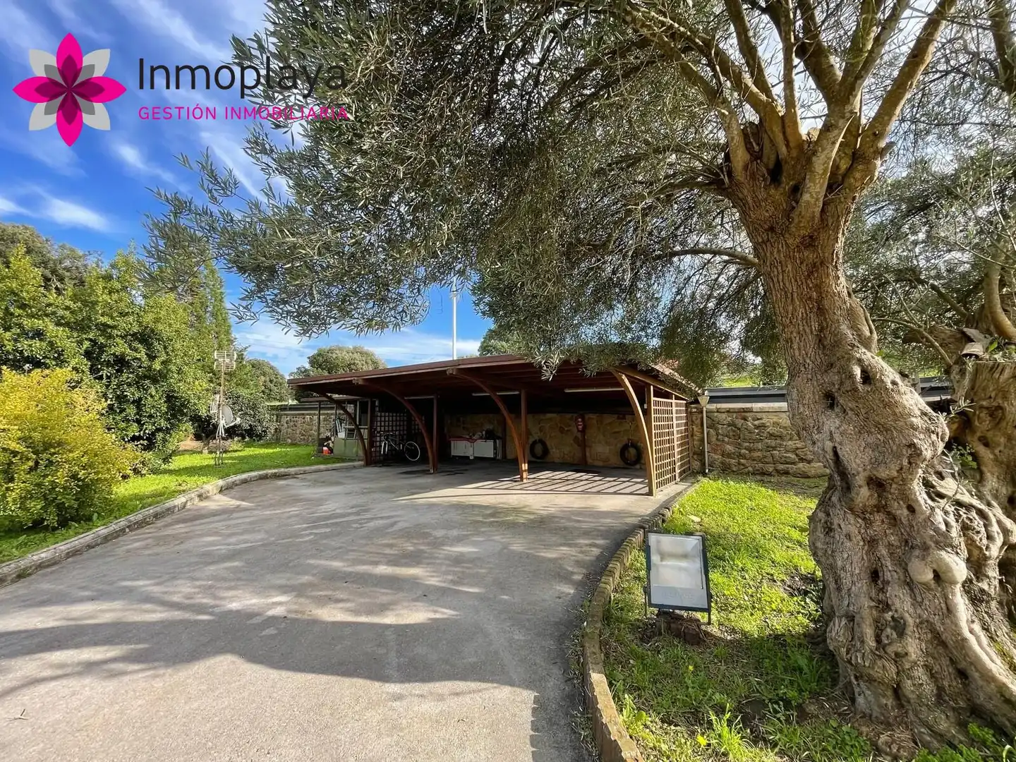 Vista exterior de Casa o chalet en venta en Noja con Jardín privado, Terraza y Trastero