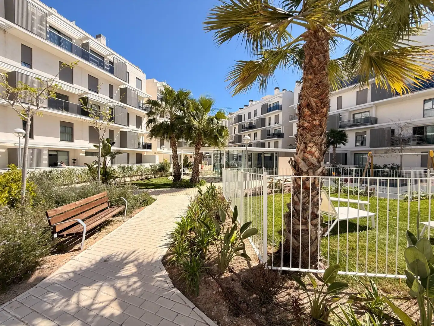 Außenansicht von Dachboden zum Verkauf in Dénia mit Klimaanlage, Privatgarten und Terrasse