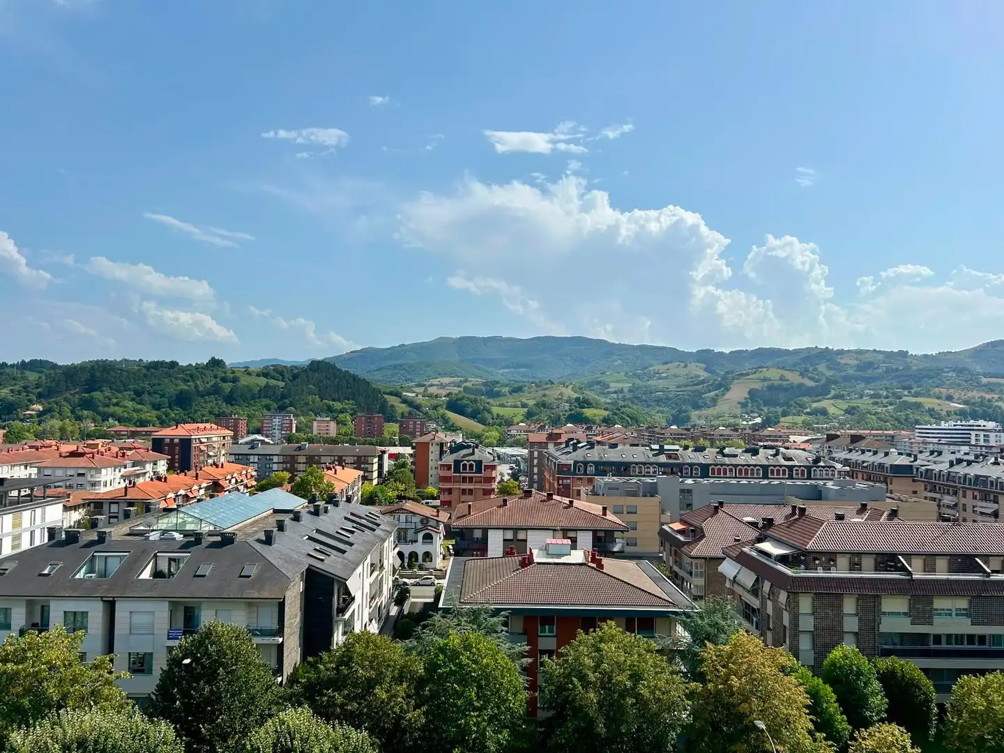 Vista exterior de Estudi en venda en Zarautz amb Piscina comunitària