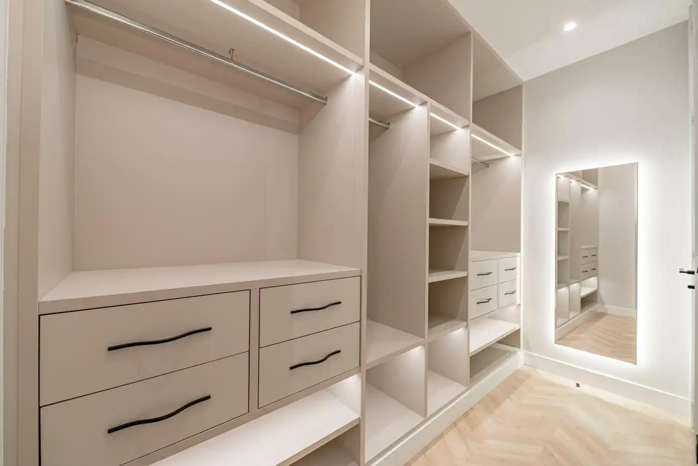 Schlafzimmer von Wohnung zum Verkauf in Madrid mit Klimaanlage und Heizung