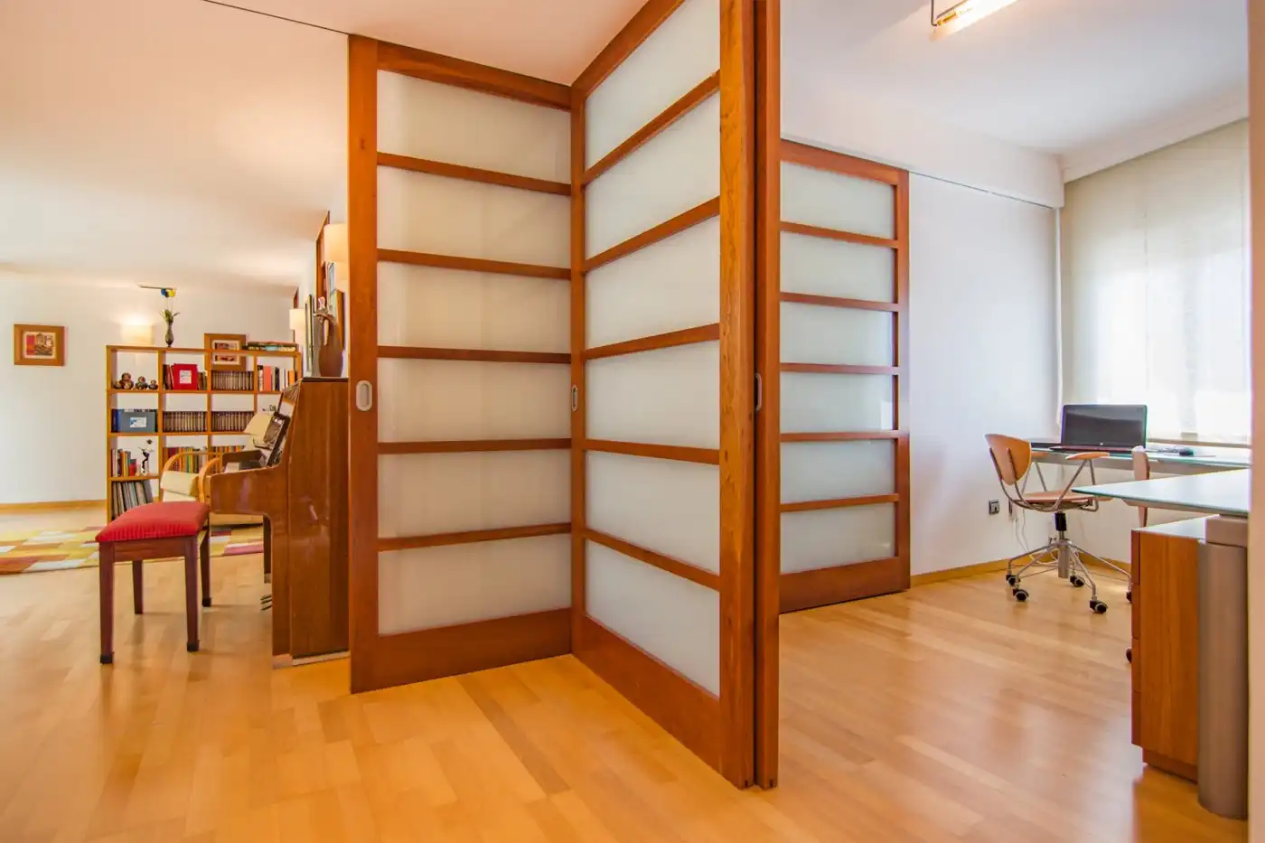 Houses for sale in Calle COMPOSITOR JOAQUIM SERRA, 3, Eixample - Horta Capallera