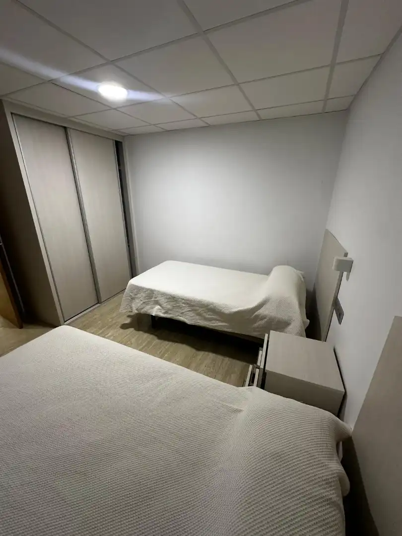 Schlafzimmer von Wohnungen zur Miete in Jaén mit Klimaanlage und Möbliert
