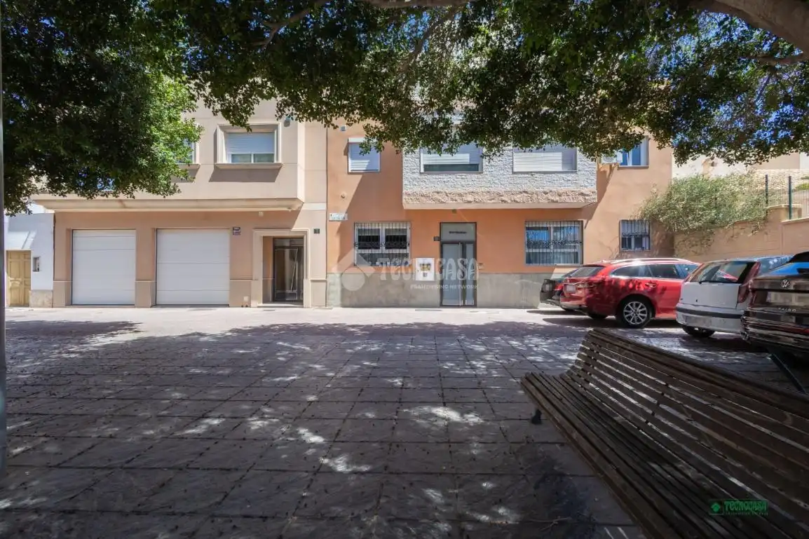 Vista exterior de Piso en venta en Almería con Aire acondicionado