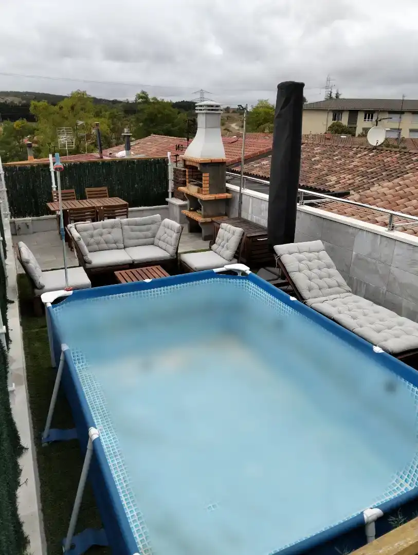 Terrassa de Casa adosada en venda en Vitoria - Gasteiz amb Piscina i Balcó