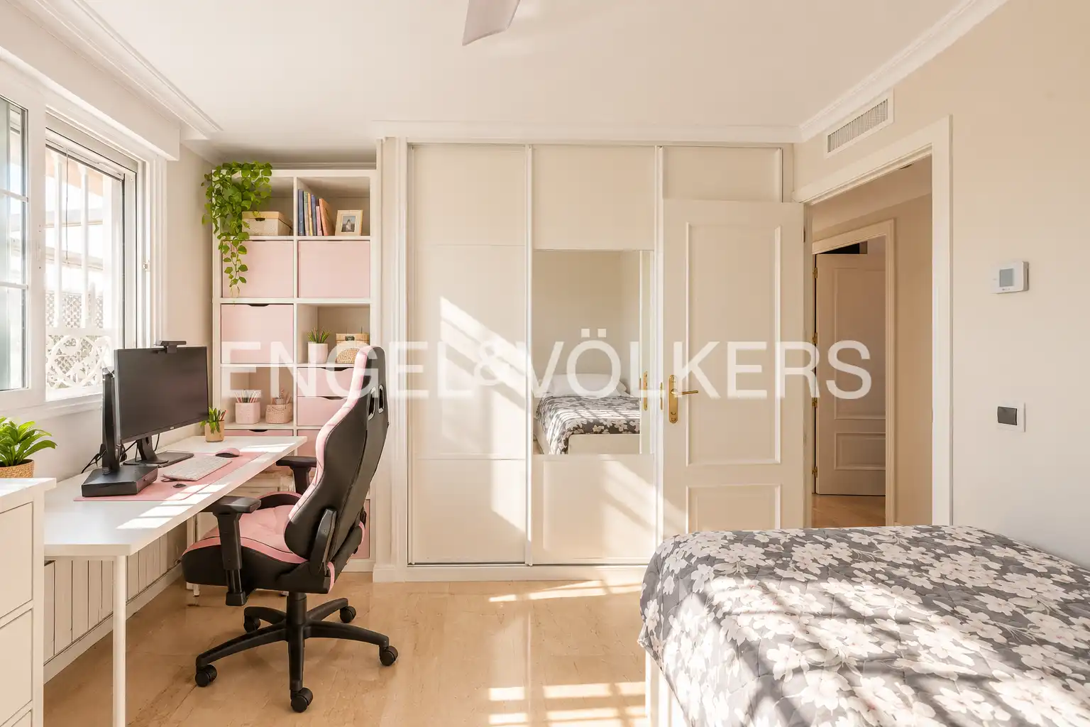 Bedroom of Attic for sale in Madrid  with Air Conditioner, Heating and Private garden